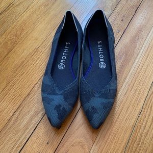 Never worn, size 10 black camo Rothy’s